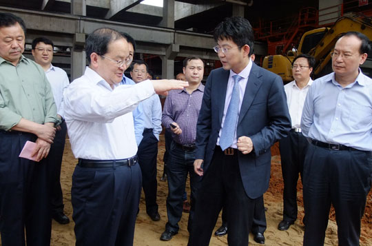 省委副書記、省長鹿心社蒞臨我公司視察 實地指導四特科技工業園項目建設工作