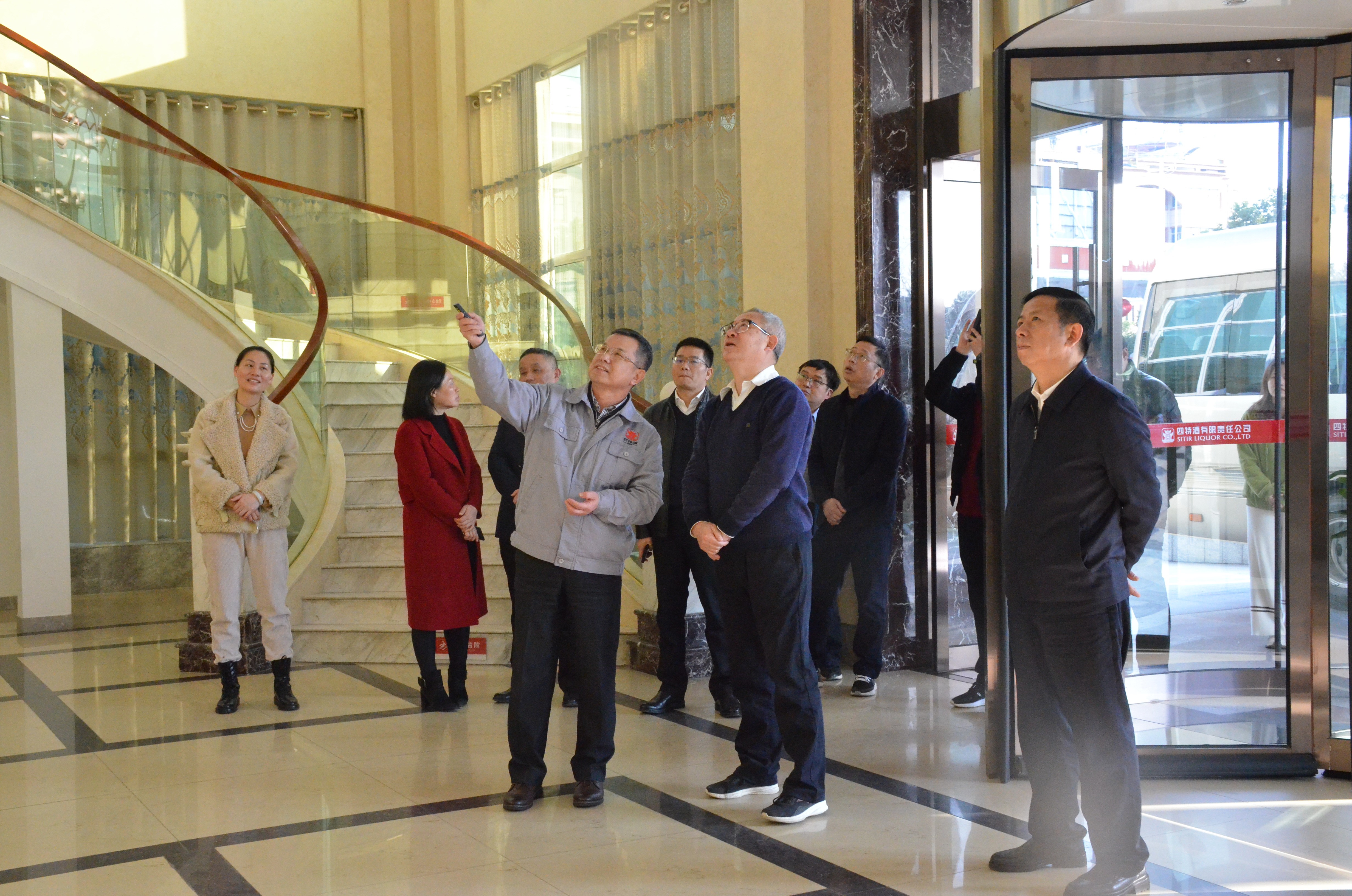 宜春市人大常委會主任張鑒武蒞臨我司視察調研