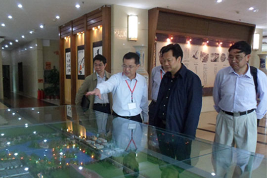 江西省衛生廳副廳長王金平蒞臨公司參觀指導