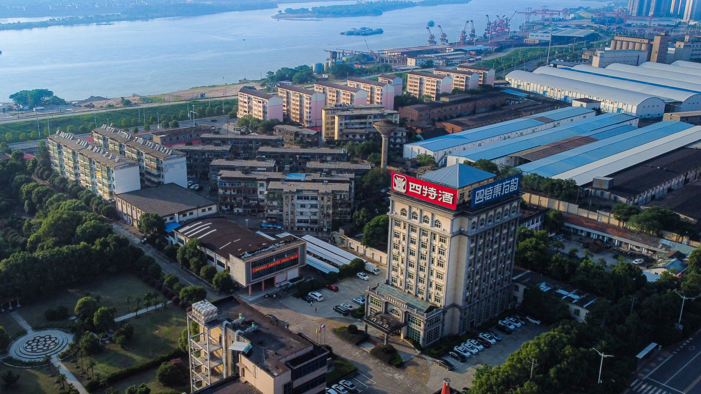 1749527209714081459.jpg 1749527209714081459.jpg